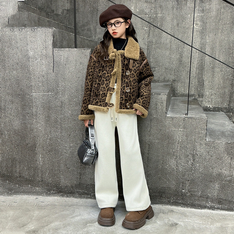 女童皮毛一体外套秋冬款2025新款洋气女大童加绒加厚豹纹毛毛衣