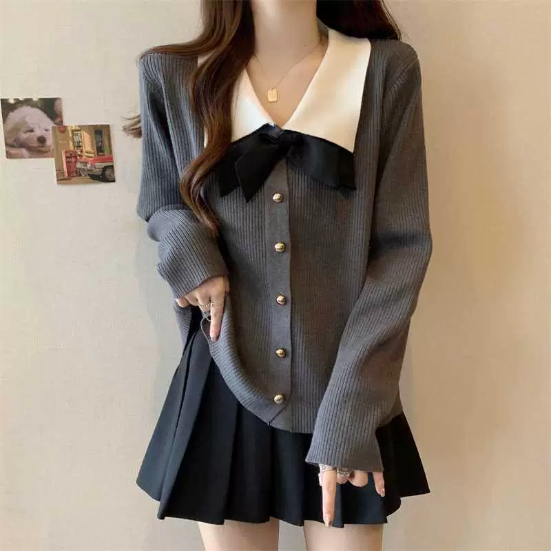 Knitted sweater with bow, for plus size ladies