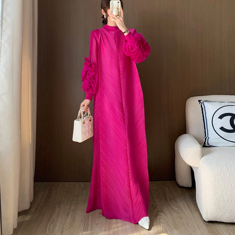时尚褶皱连衣裙女高级感盘花加长款大码长裙礼服裙子胖mm显瘦遮肉