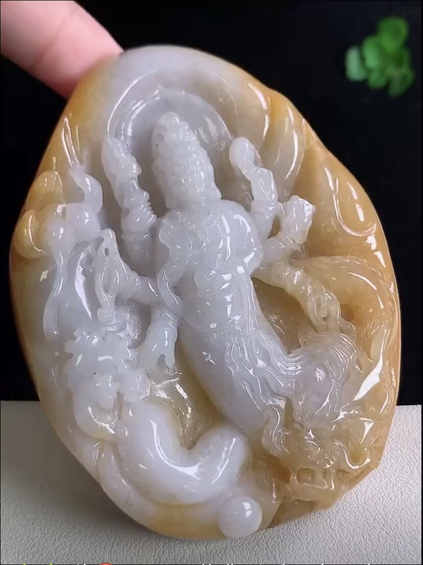 天然A货翡翠 缅甸特色黄皮精雕祥龙千手观音菩萨吊坠手把件小摆件