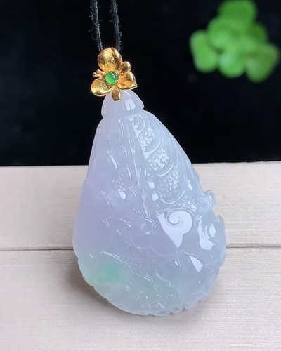 天然A货翡翠 缅甸正品玉坠 18k金镶春彩百财聚来 白菜吊坠