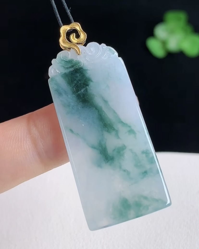 天然A货翡翠 缅甸正品玉坠 18k金镶飘花无事牌吊坠