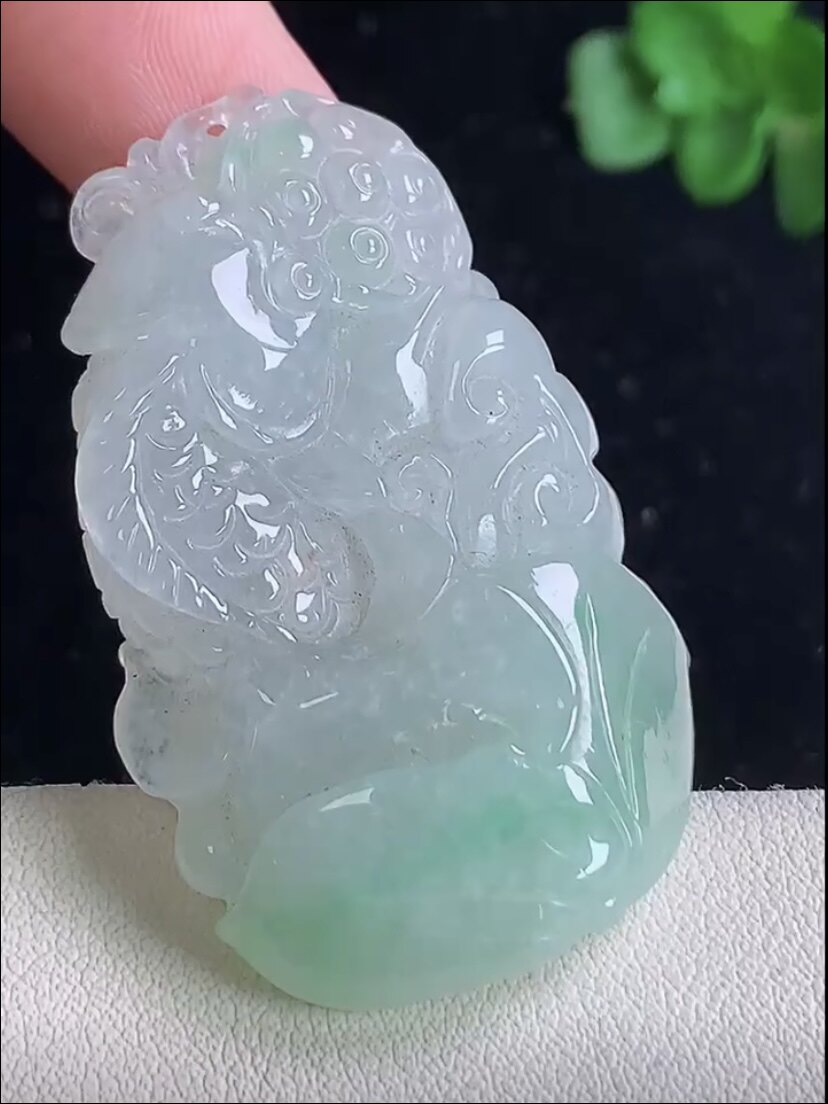 天然A货翡翠 缅甸正品玉坠 冰润年年有余 荷叶鱼吊坠