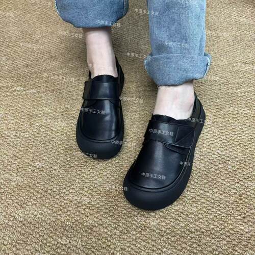 复古圆头厚底黑色小皮鞋女2025年新款休闲运动魔术贴通勤舒适单鞋