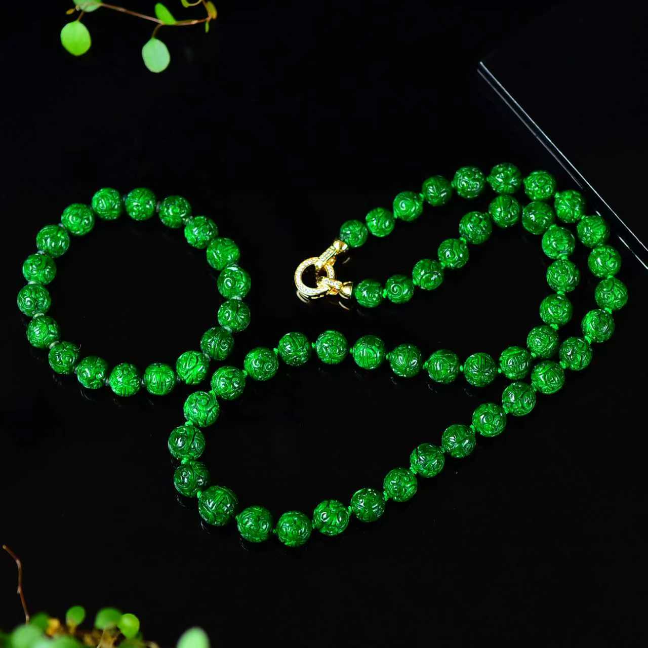 天然A货翡翠满辣色雕花圆珠子设计款项链手链