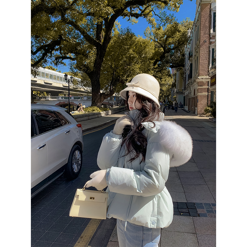 洋气纯色连帽高级感保暖羽绒服