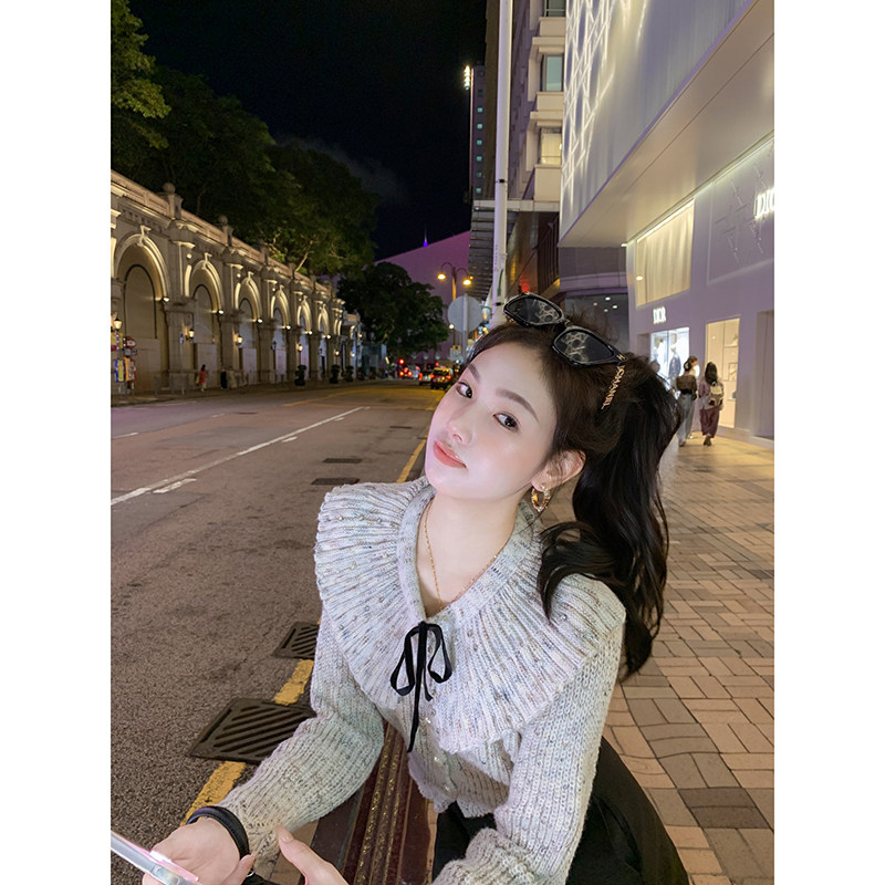 鱼兔子的兔子娃娃领钉珠短款收腰毛衣女2025秋季新款显瘦甜美上衣