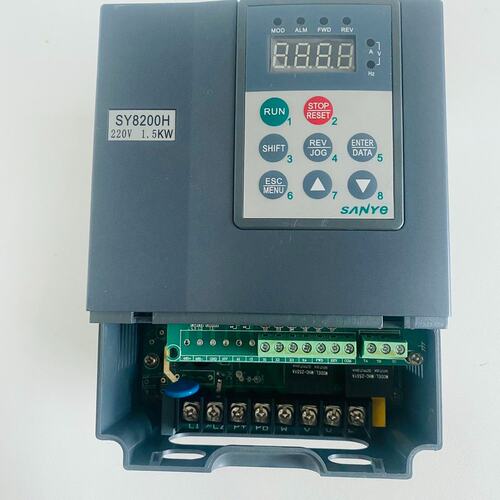 （议价）SANYE新尔SY8200H 1.5KW单相输入变频器
