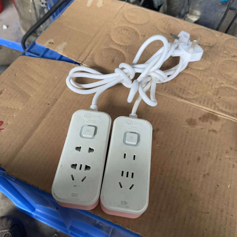 (议价)2个二手正牛ZN-1840插排,2位带开关,大功率2500