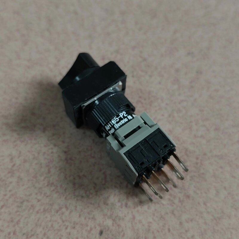 (议价)富士二档开关 AH165-P2,5A/250VAC,功能正常
