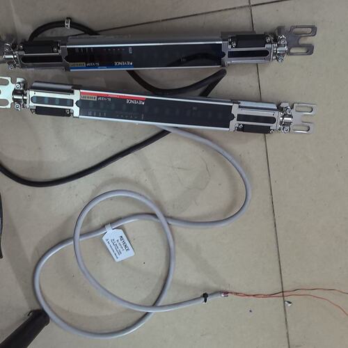 （议价）基恩士 二手 SL-V23F 多对 带线 成色漂亮 功能正常