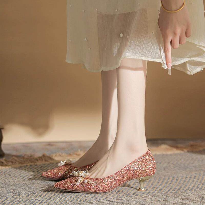 水晶秀禾服婚鞋女2023新款高级感法式低跟中式新娘鞋红色高跟鞋