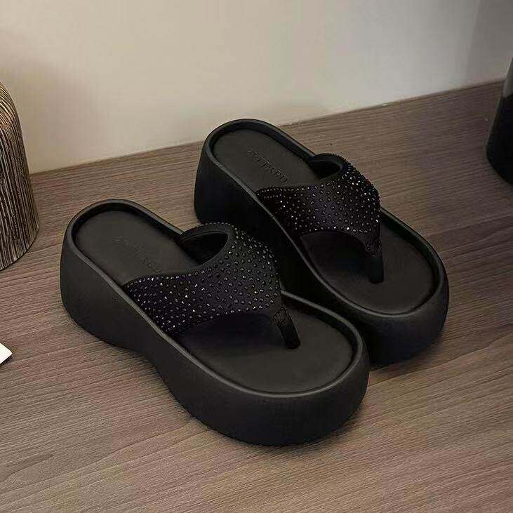 2026新款亮片黑色人字拖鞋女外穿厚底松糕拖鞋坡跟欧美露趾凉拖鞋