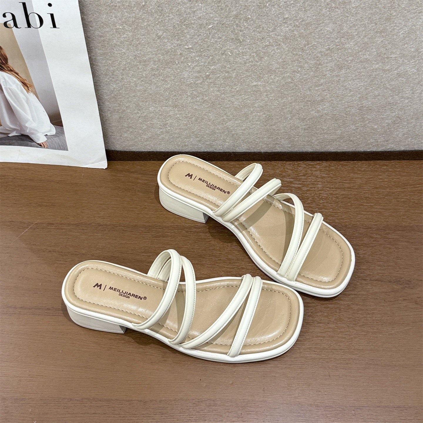 不累脚绝美粗跟凉鞋女款2026新款高级百搭软底增高配裙子高跟拖鞋