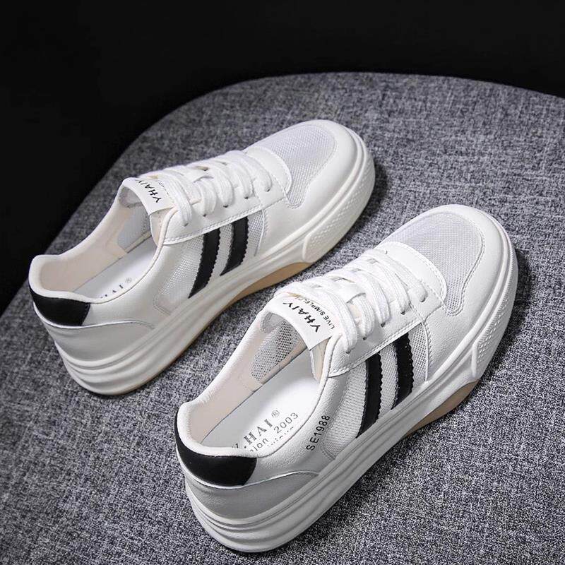 潮牌薄款透气小白鞋女款2026年夏季新款百搭平底休闲板鞋网面女