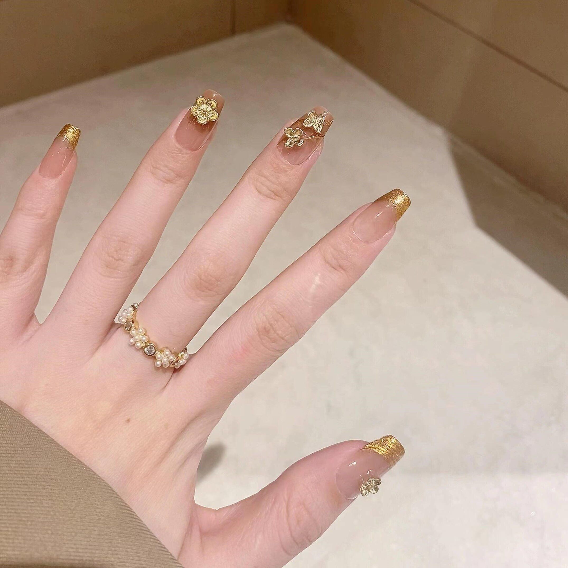 富贵千金显白金色花朵美甲穿戴甲手工定制感气质成品指甲贴片