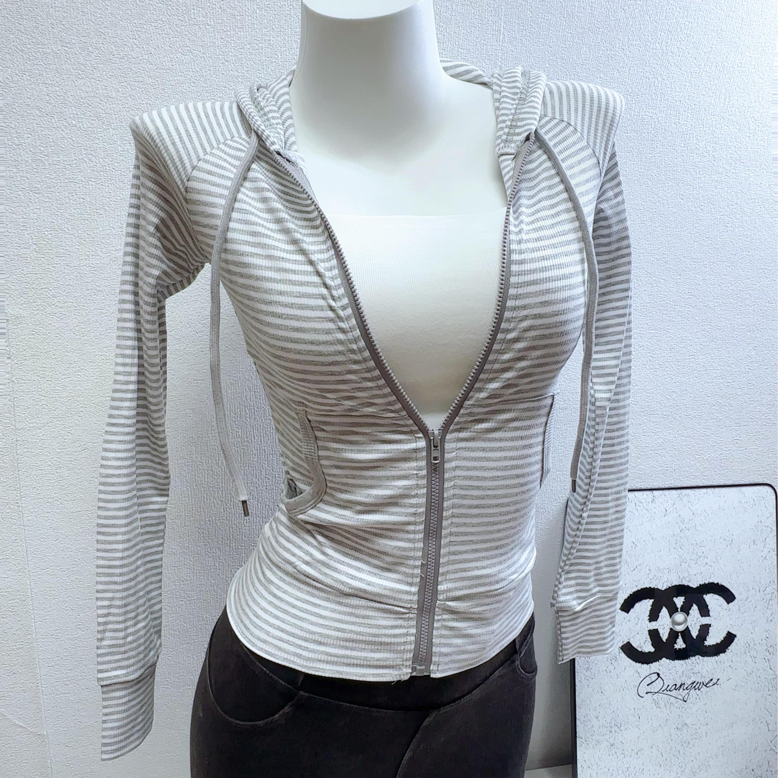 特条纹修身直排拉链设计连帽外套