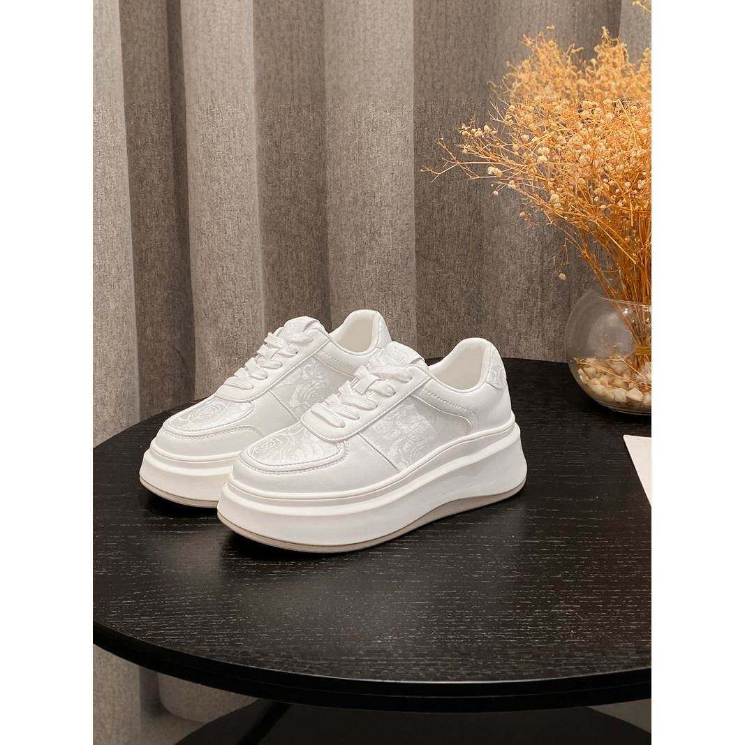 港风轻奢新款~厚底松糕小白鞋女2025秋冬季真皮增高百搭休闲板鞋