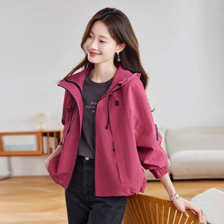 2025年春秋季新款时尚连帽拉炼冲锋衣外套女宽松显瘦休闲百搭上衣,女装/女士精品,短外套,淘宝优惠券,粉丝福利购,淘宝优惠卷