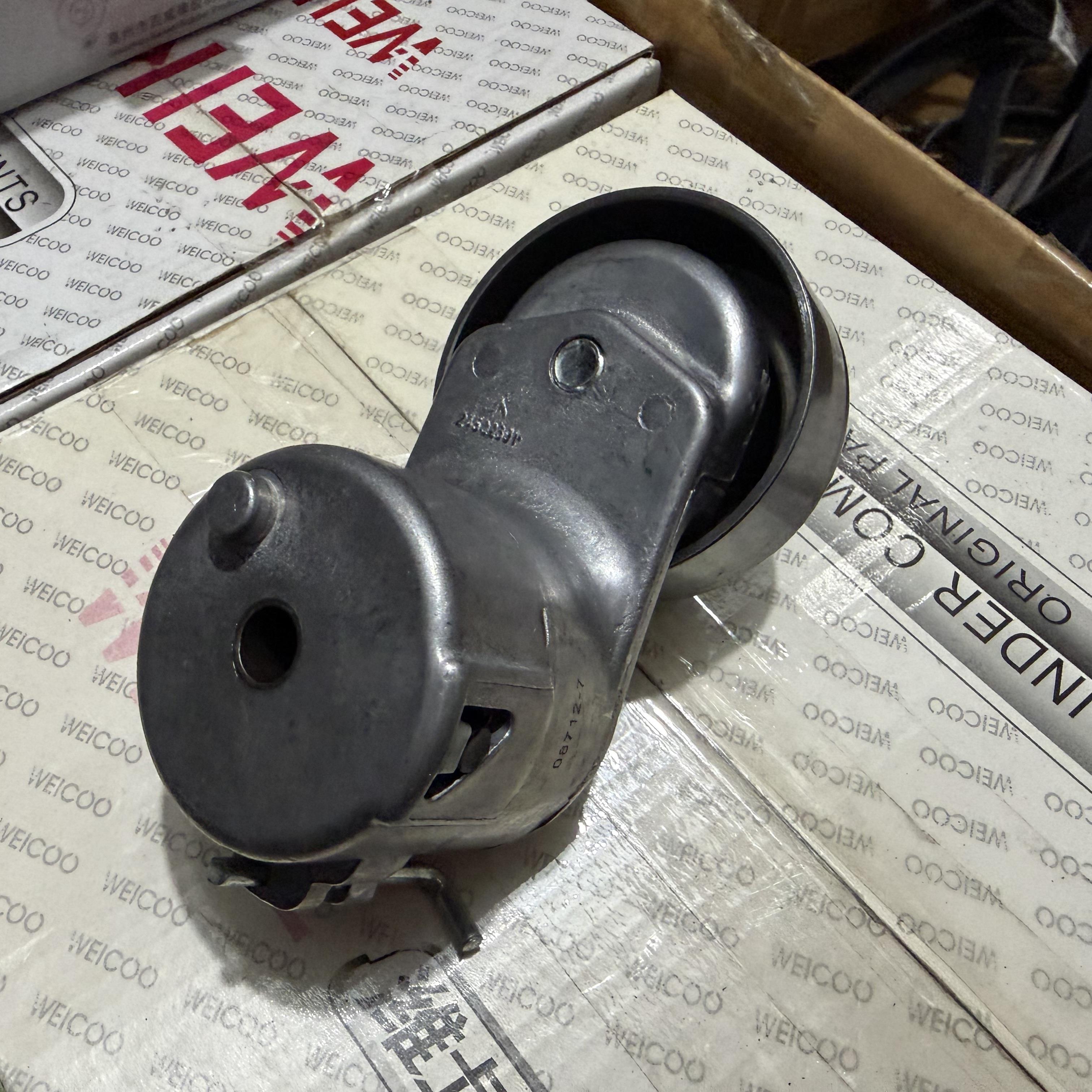 热销五菱宏光1.4 发电机皮带涨紧器 涨紧轮总成 GTA1241
