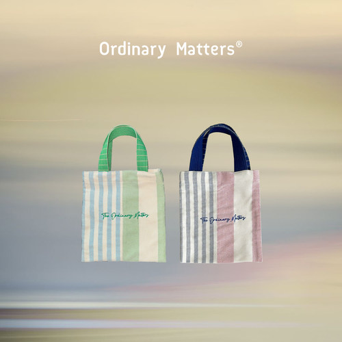 ummroom·OrdinaryMatters松弛自在 拼接条纹手提小方包