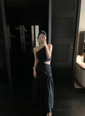 Mas Mash日出维纳斯 黑色百搭压褶无袖设计感镂空斜肩连衣裙