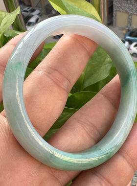 天然A货翡翠正贵妃镯自然光拍摄