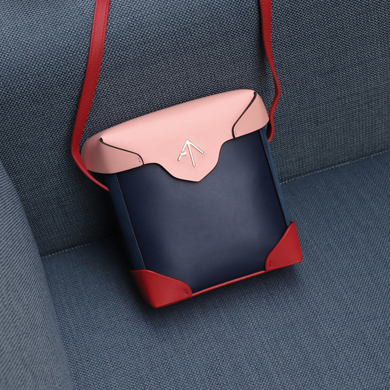 Manu atelier pristine中古百搭单肩包时尚简约箭头小方包斜跨包在类目 箱包皮具/热销女包/男包, 女士包袋中 - 来自Buy2taobao.com提供专业的淘宝代购服务