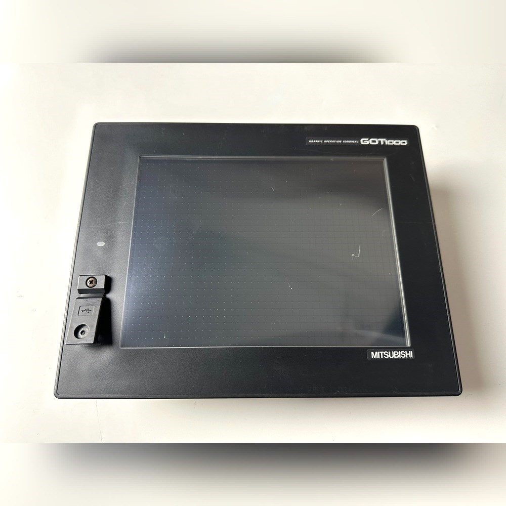 触摸屏GT15-75ABUSL现货实拍感兴趣的话 议价