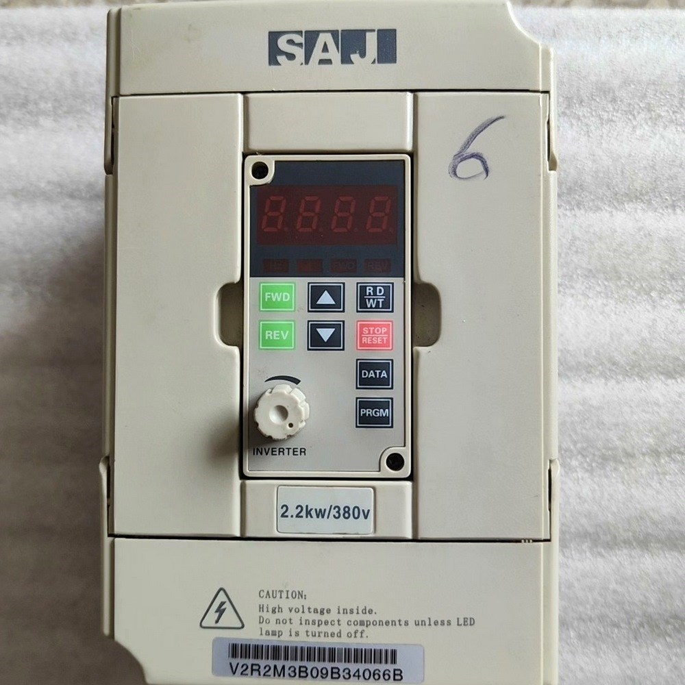 变频器8000系列 V2R2M3 2.2KW 380V 议价