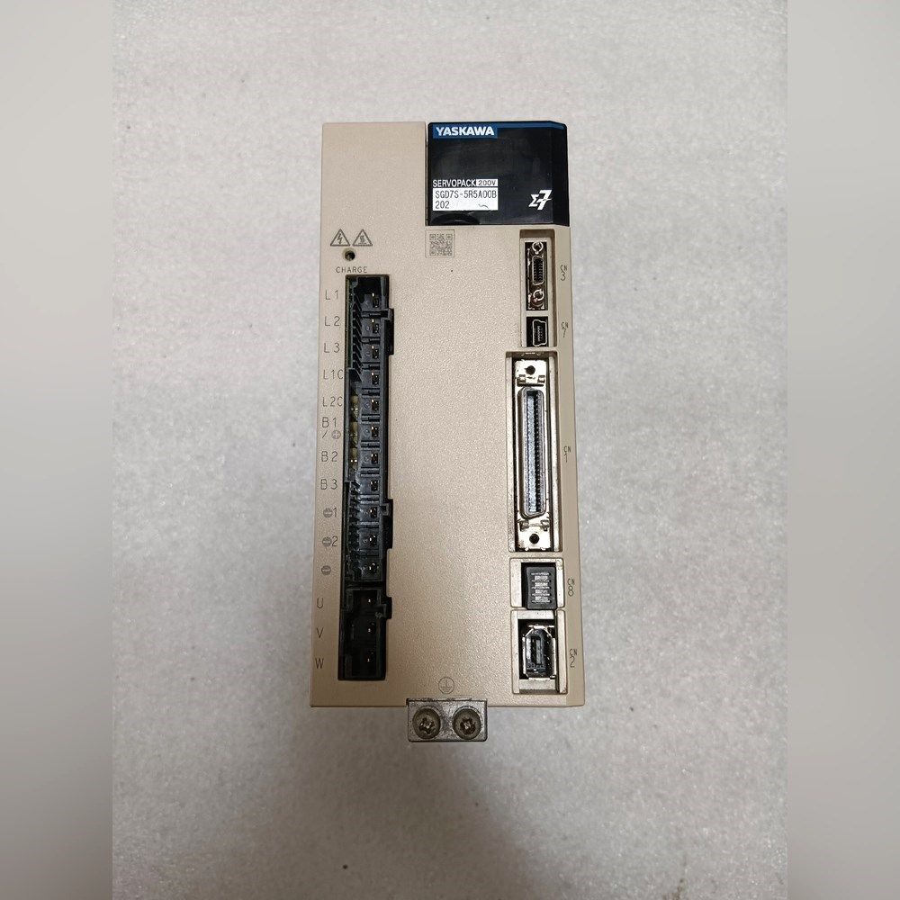 安川驱动器SGD7S-5R5A00B202实物图原装 议价