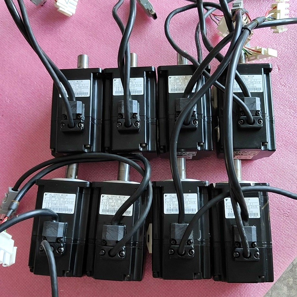 原装安川伺服电机SGMAH-02AAA21有8个SGMAH 议价