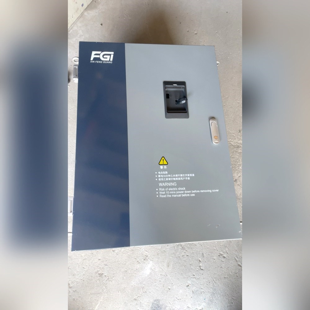 新风光变频器FG2100 380v90kw110kw 议价