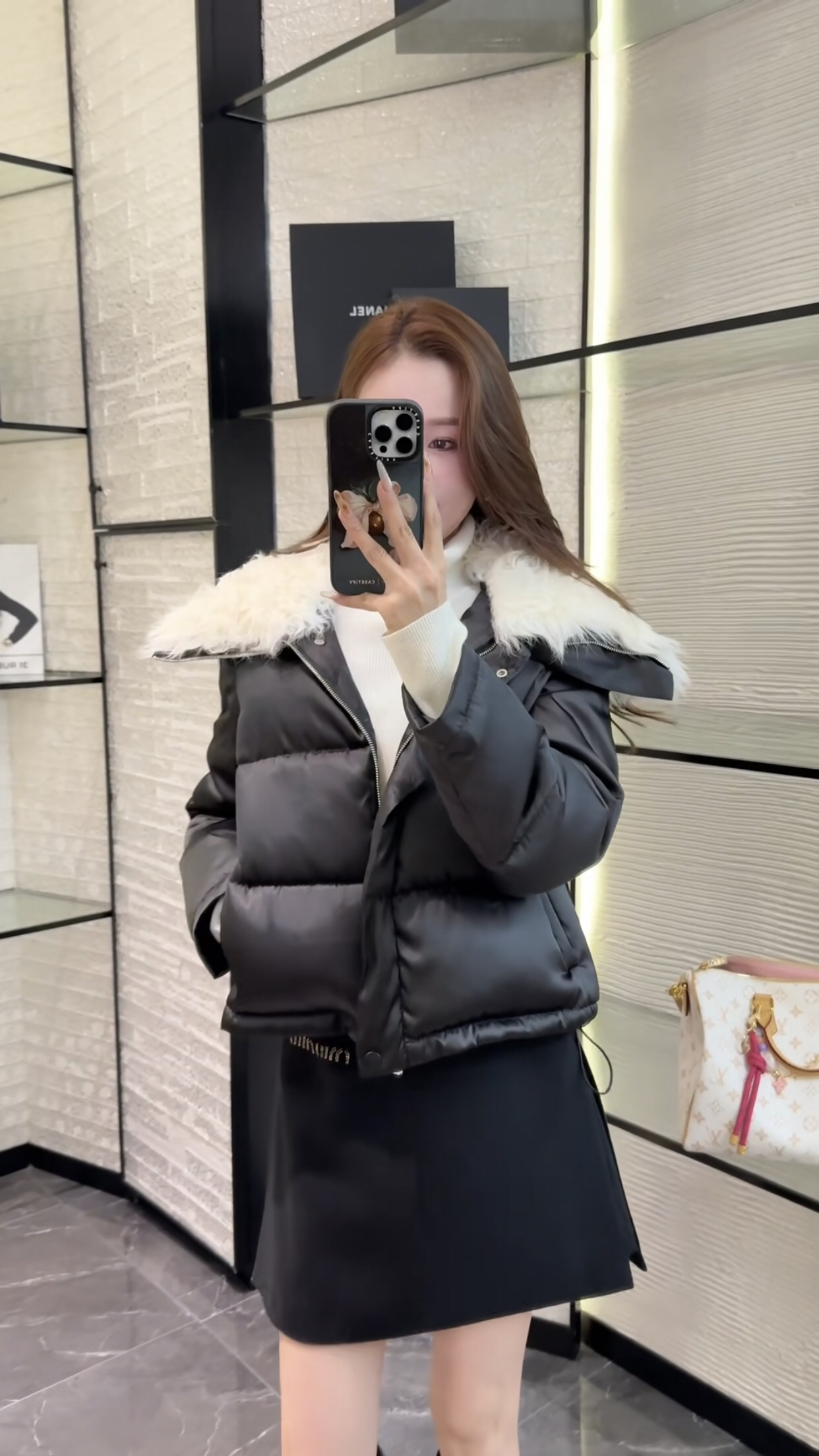 欧洲站2025冬新时尚羊毛翻领抽绳收口短款白鹅绒保暖羽绒服外套女