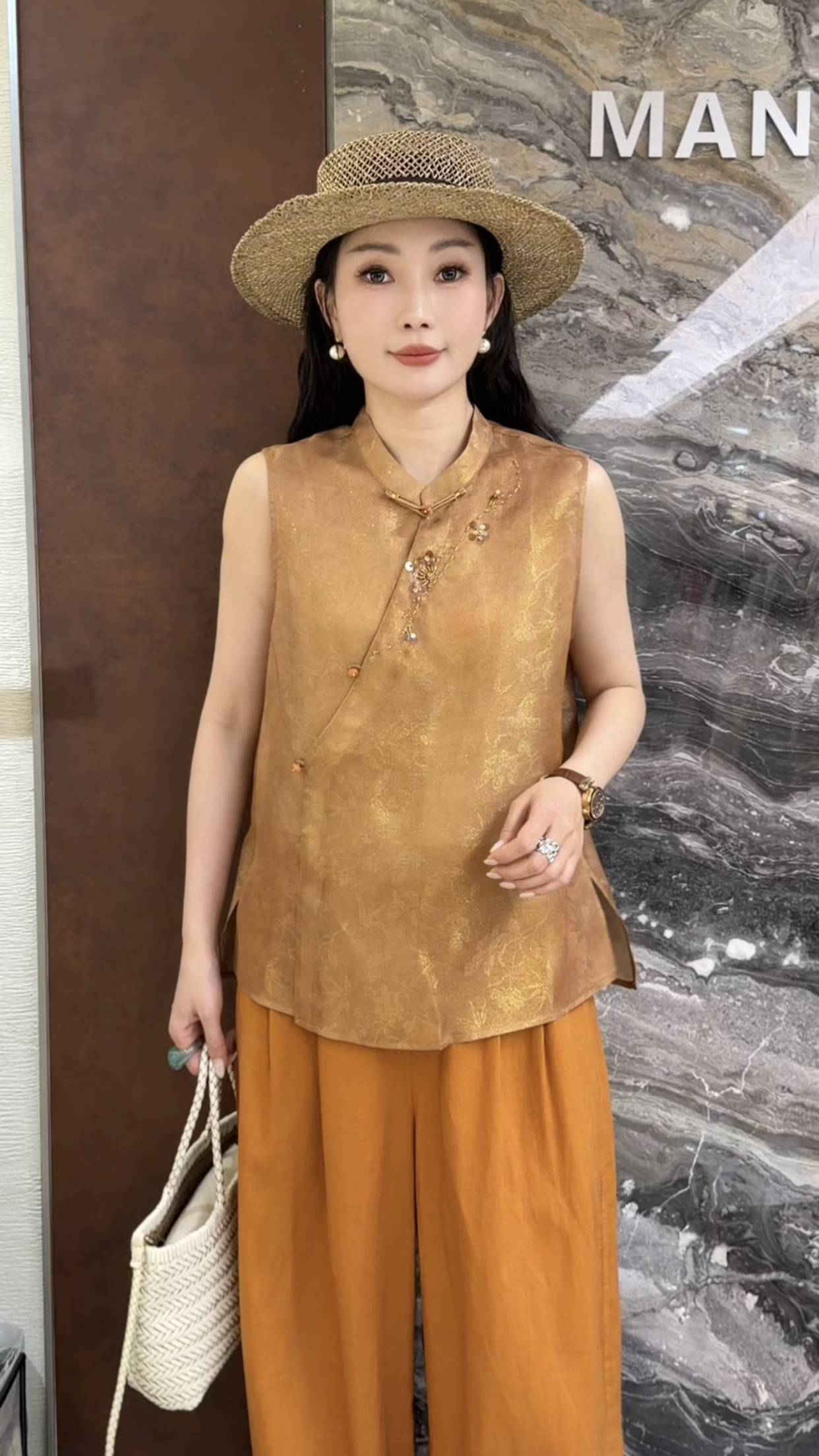 曼曼家2026夏新款欧货新中式国风盘扣鎏金细闪提花洋气女马甲