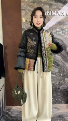 曼曼家2025冬新款新中式国风撞色刺绣保暖轻奢鹅绒羽绒服53087