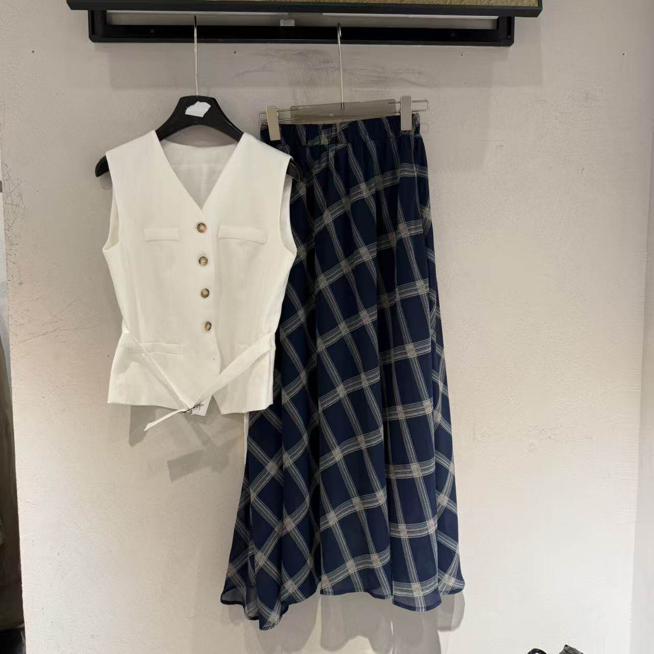 欧洲站2026夏新款气质简约通勤亚麻西装马甲+印花半身裙套装