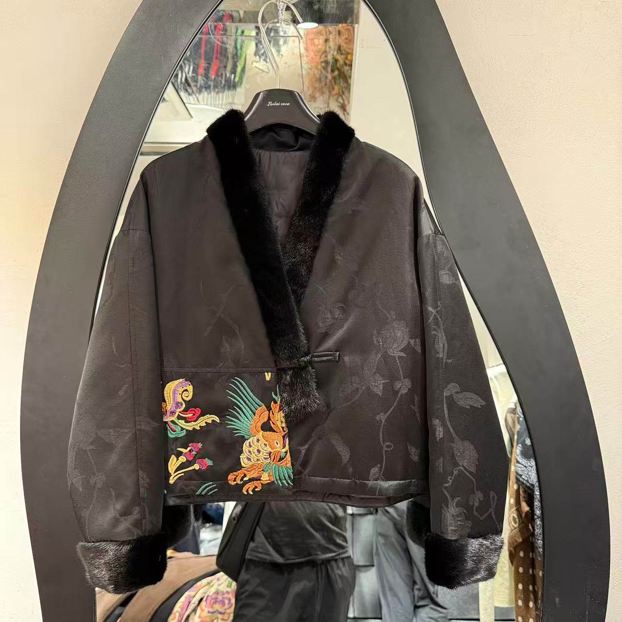 欧洲站2025秋冬款水貂毛V领精致刺绣高级感国风鹅绒服外套81036