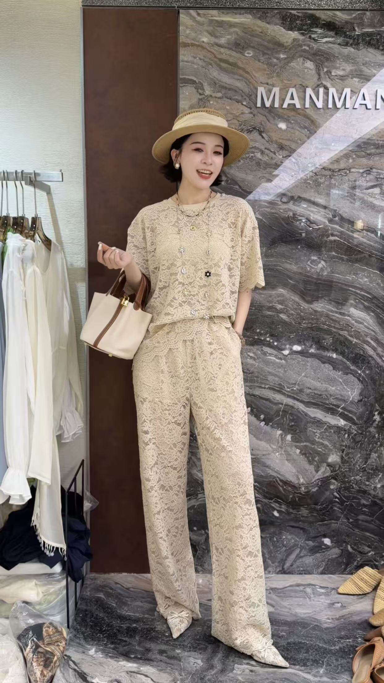 曼曼家2026夏季新款欧货浪漫风圆领短袖蕾丝上衣+微透休闲裤套装
