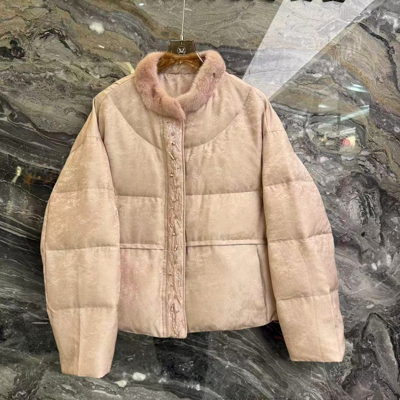 曼曼家2025冬款复古水貂毛领钉珠刺绣门襟90白鹅绒精致外套8062X