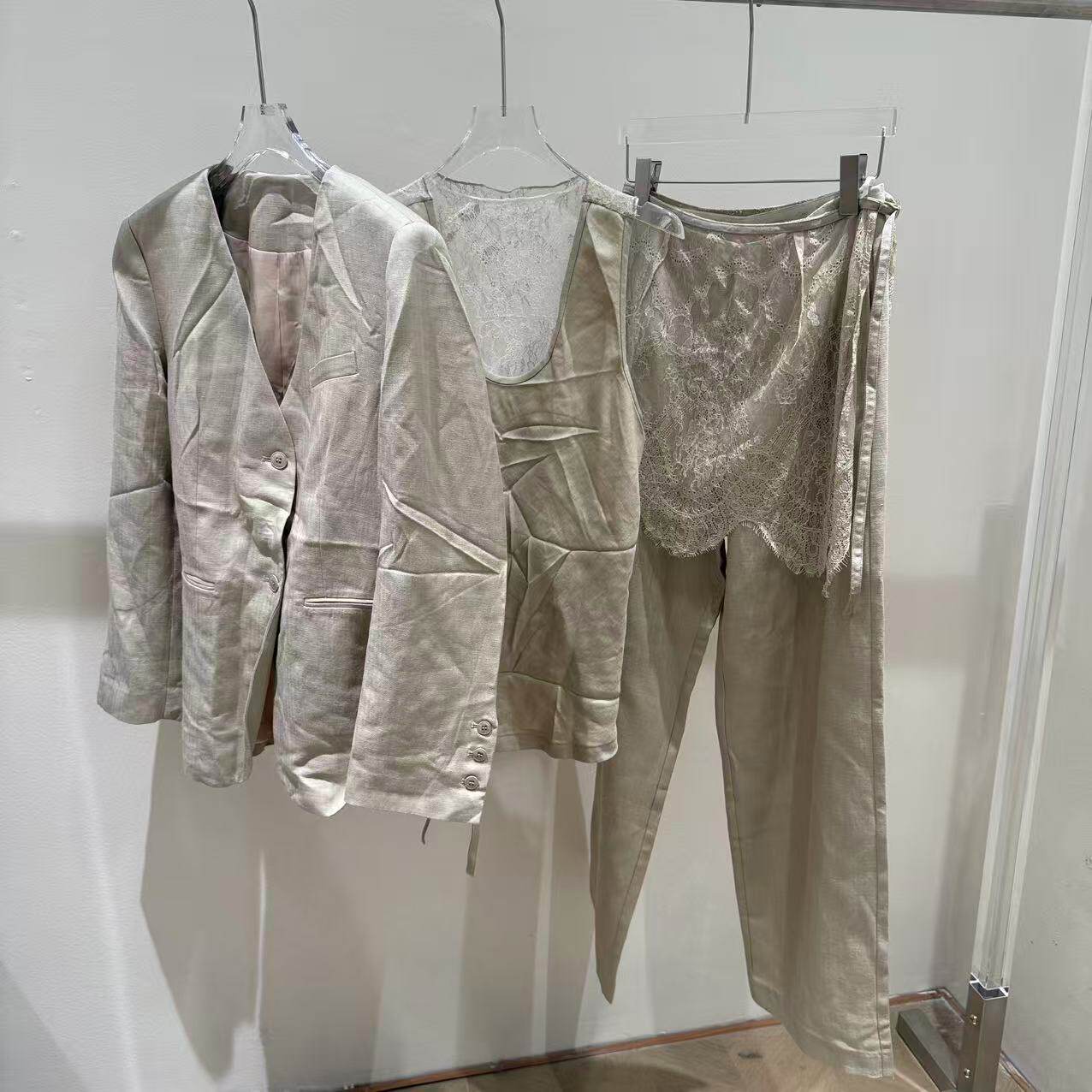 欧洲站2026春新款御姐范时尚无领西装外套背心阔腿裤三件套21616