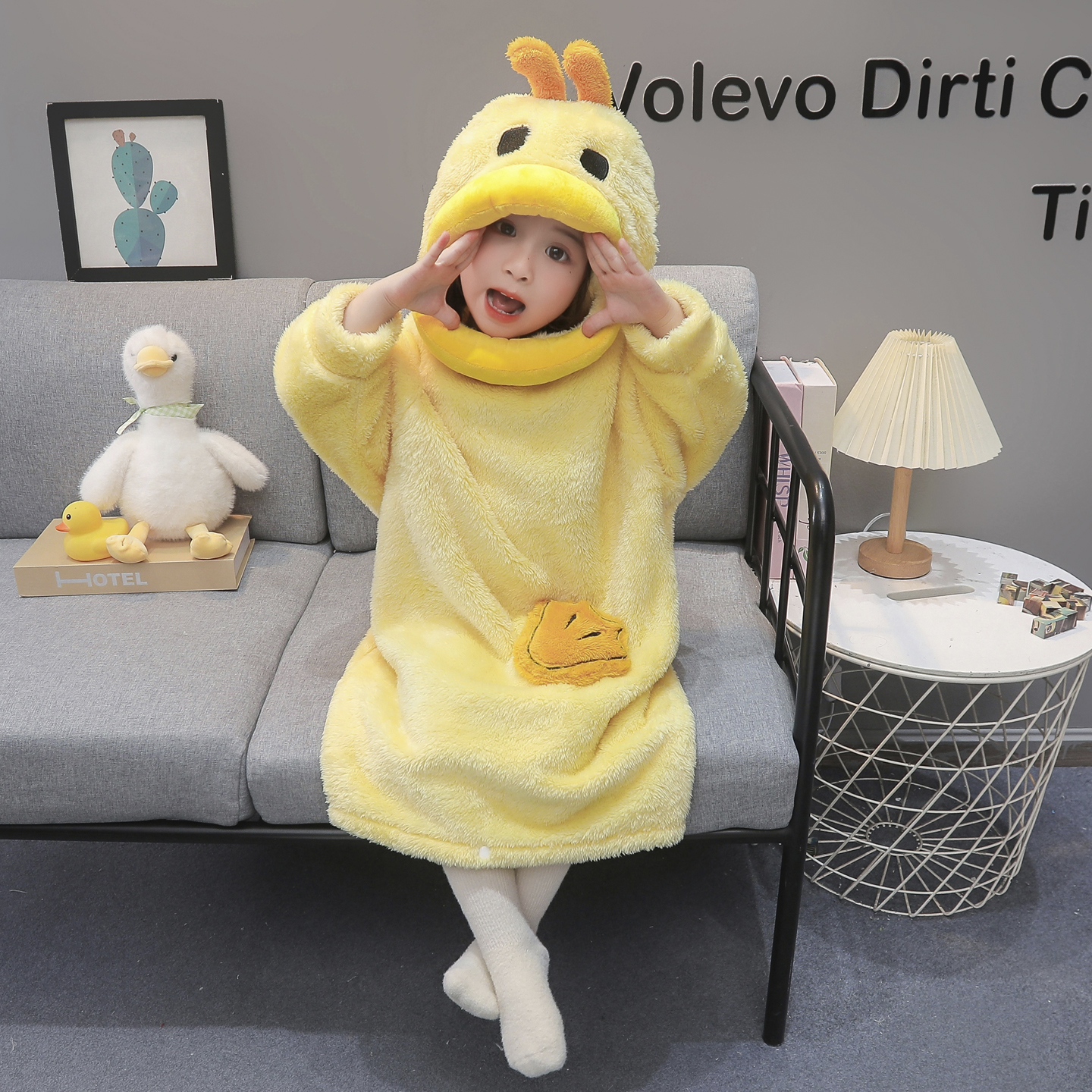 儿童睡衣冬季加厚珊瑚绒女童保暖小黄鸭睡袍卡通睡裙宝宝防寒浴袍