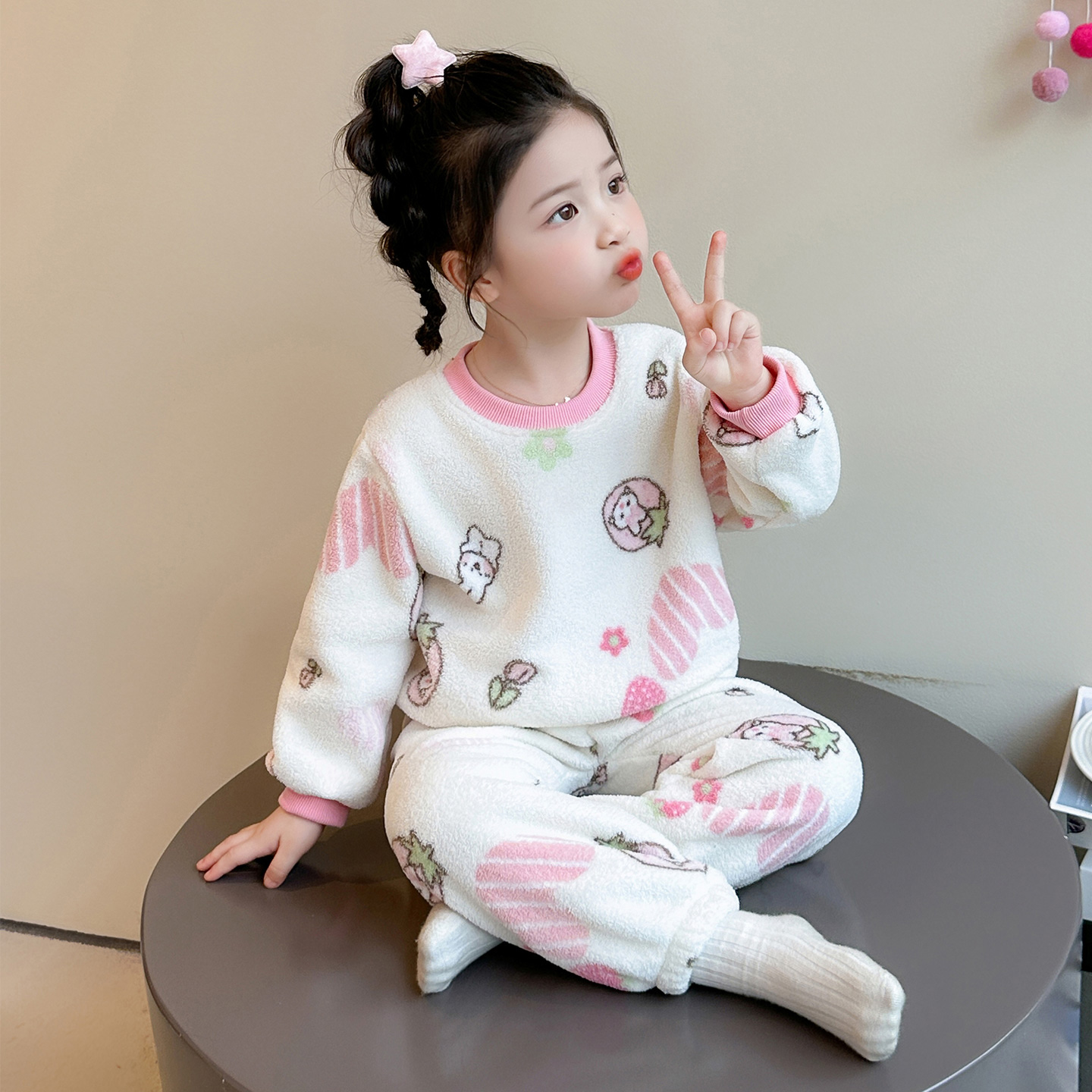 女童睡衣冬儿童保暖法兰绒小女孩卡通加厚家居服女宝宝杨梅绒套装