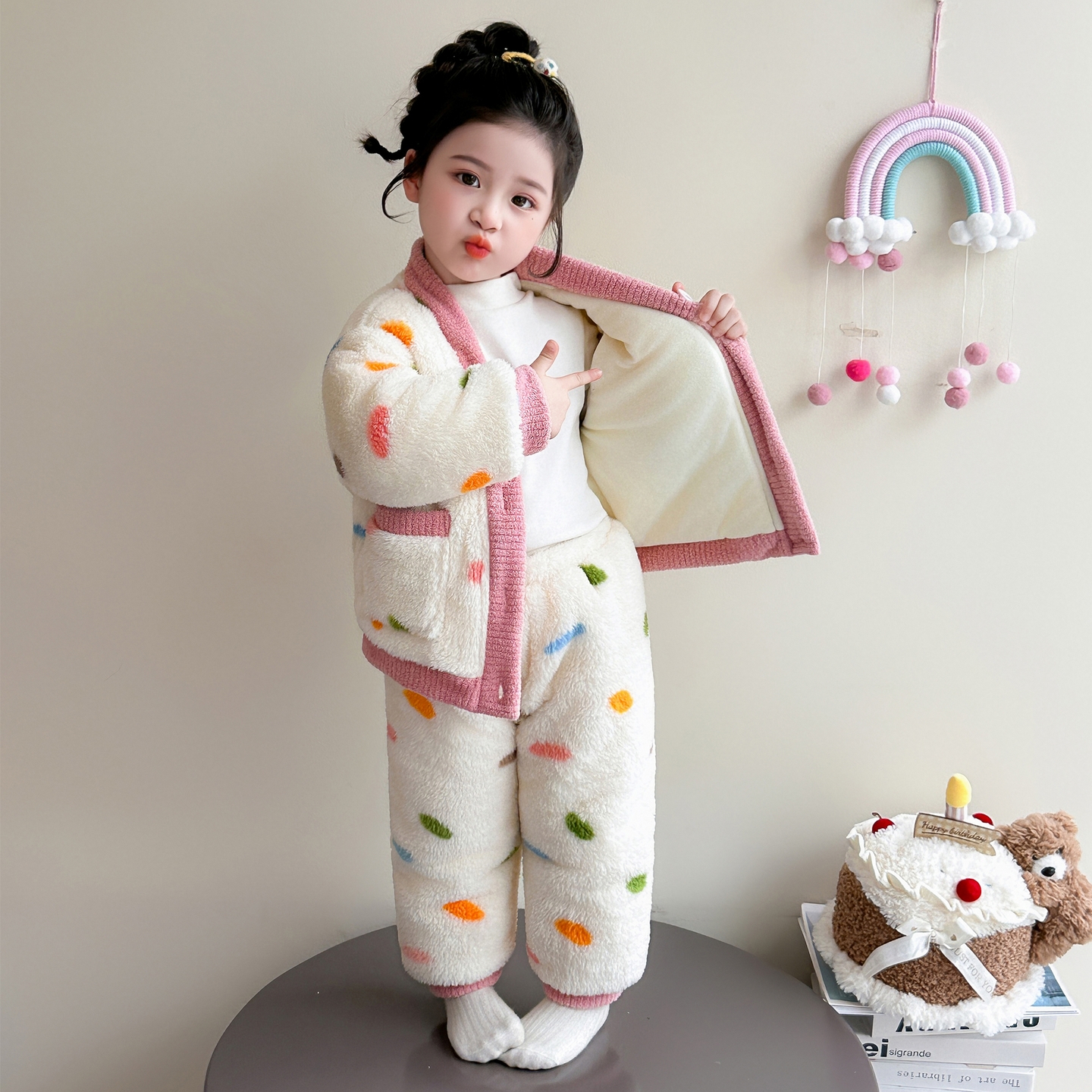 女童珊瑚绒睡衣冬季女孩儿童三层夹棉保暖家居服宝宝超厚彩点套装