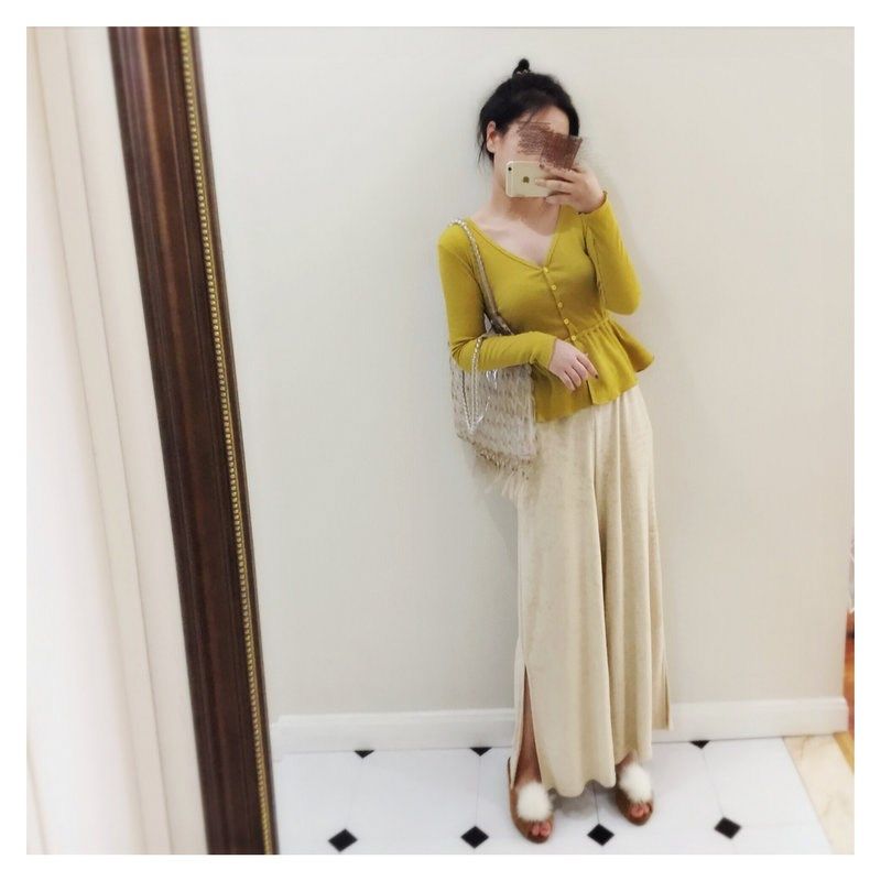 「MoMoWoAi 嗳呗」复古芥末黄沙粉女人味V领针织衫下摆荷叶边T恤|ruв категории Женская одежда, шерстяной свитер - от Buy2taobao.com для оказания профессиональной услуги покупки агента Taobao