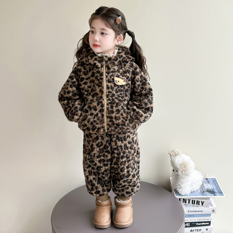 女童豹纹加绒套装秋冬季儿童洋气加厚外套宝宝冬季韩版炸街两件套,户外/登山/野营/旅行用品,作训外套/套装/野战套装,淘宝优惠券,粉丝福利购,淘宝优惠卷