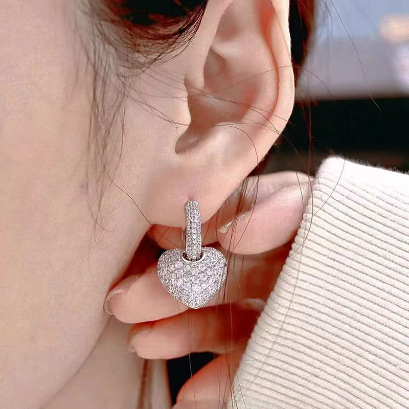 S925银针立体桃心镂空满钻气质耳环女日韩新款优雅爱心双面耳扣潮