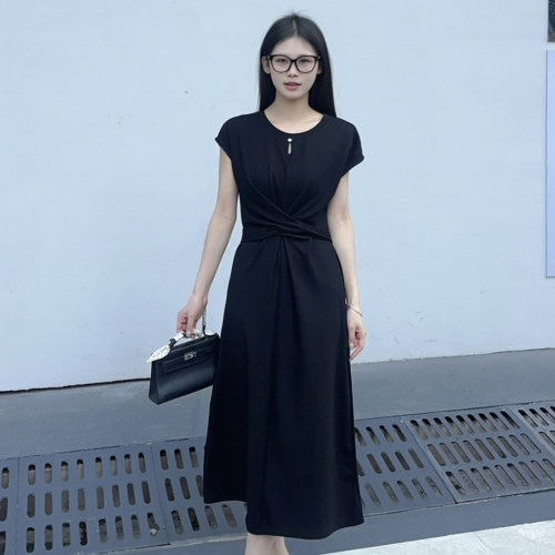 黑色连衣裙女夏季轻奢小众高级感收腰中长款A字裙气质女