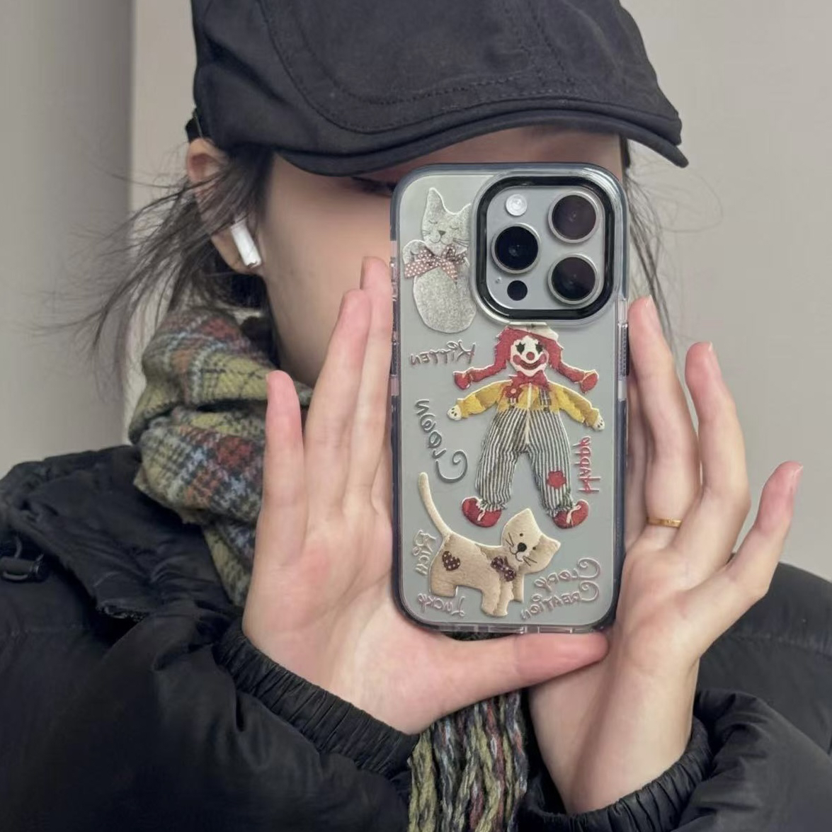 小丑布偶娃娃17pro手机壳