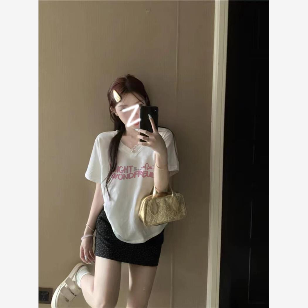 美式白色正肩V领宽松短袖t恤女夏季大码纯棉显瘦百搭半袖休闲上衣